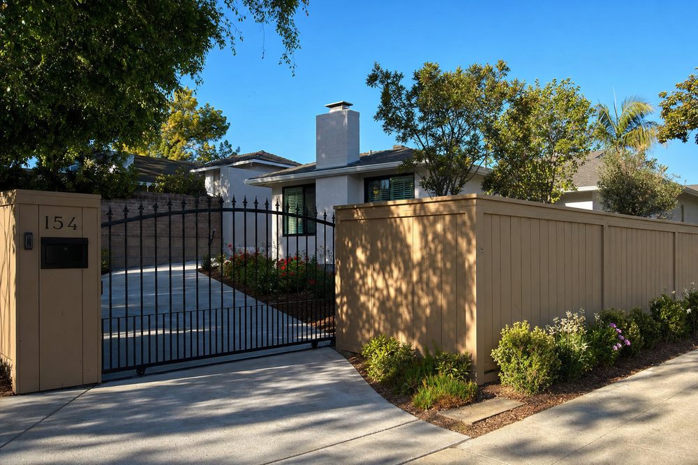 Fence and gate painting